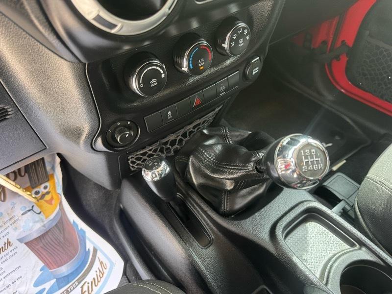 Jeep Wrangler Sahara 4WD 2015