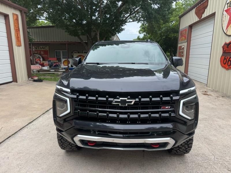 Chevrolet Suburban Z71 2025
