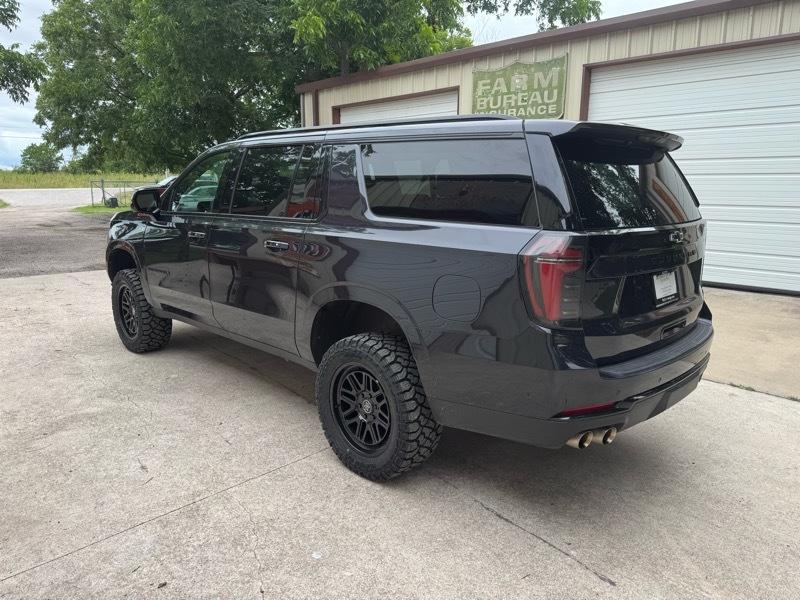 Chevrolet Suburban Z71 2025