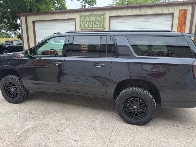 Chevrolet Suburban Z71 2025