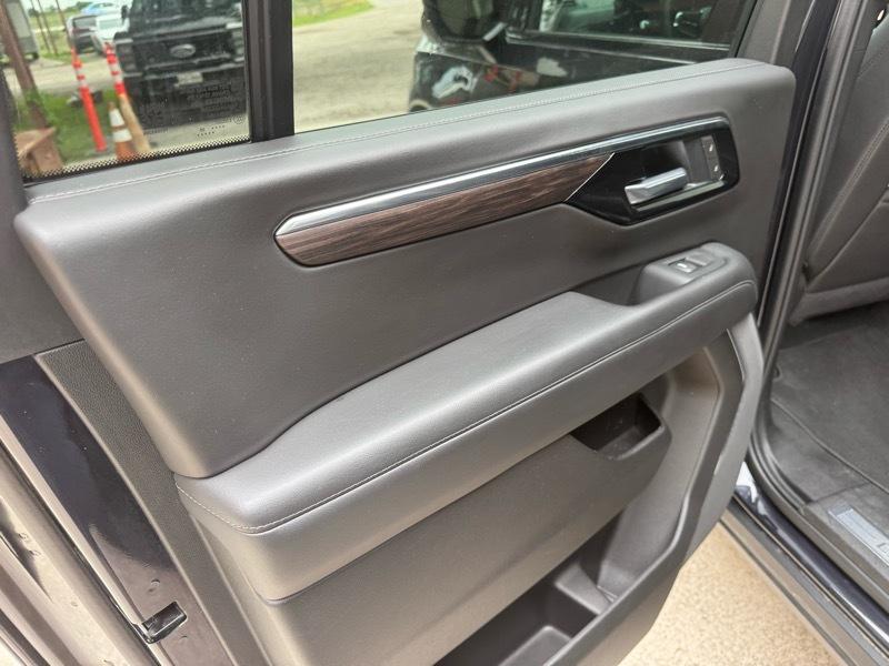 Chevrolet Suburban Z71 2025