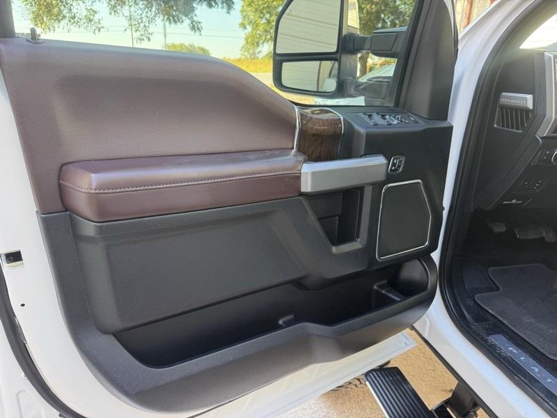Ford F-250 SD Platinum Crew Cab 4WD 2017