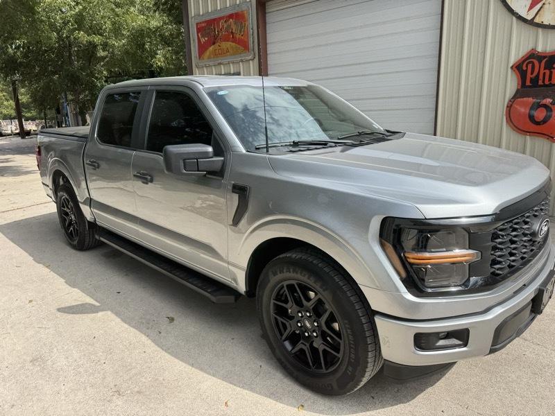 Ford F-150 2WD SuperCrew 145" STX 2025