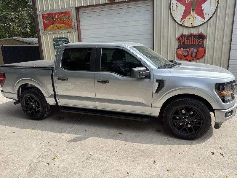 Ford F-150 2WD SuperCrew 145" STX 2025