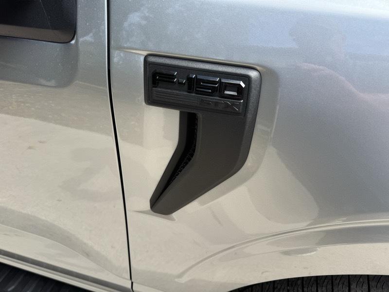 Ford F-150 2WD SuperCrew 145" STX 2025