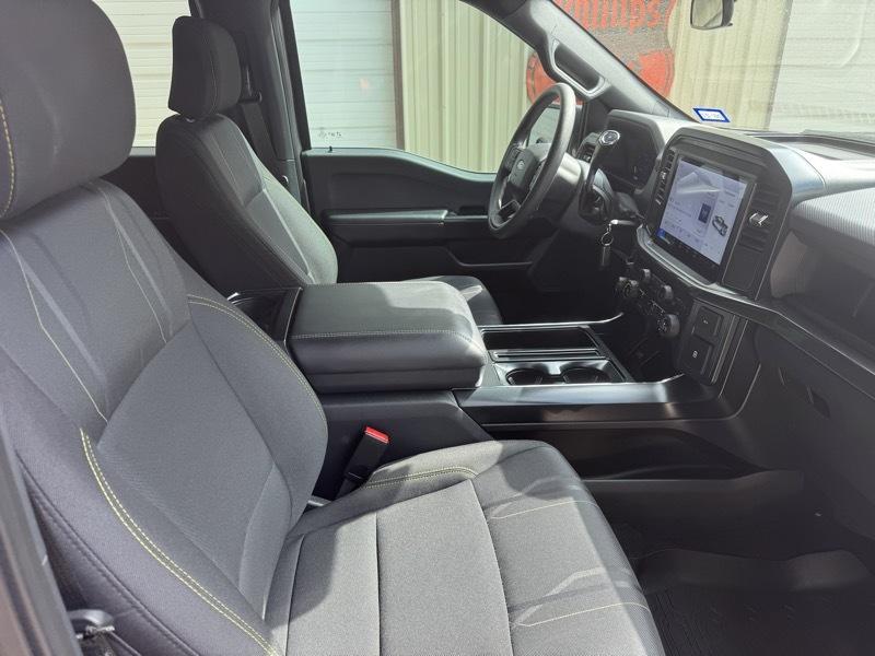 Ford F-150 2WD SuperCrew 145" STX 2025