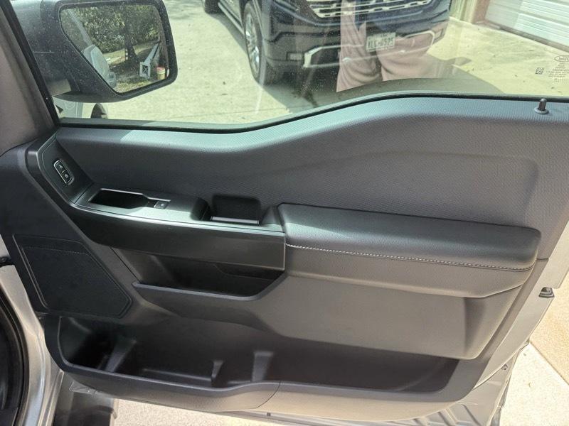 Ford F-150 2WD SuperCrew 145" STX 2025