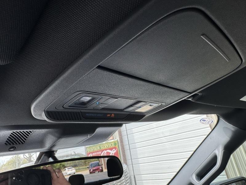 Ford F-150 2WD SuperCrew 145" STX 2025