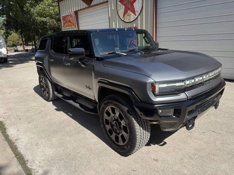 GMC HUMMER EV SUV 3X Carbon Fiber Package 2026