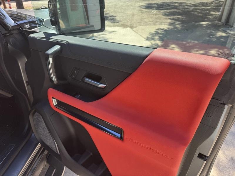 GMC HUMMER EV SUV 3X Carbon Fiber Package 2026
