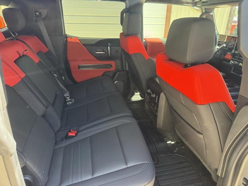 GMC HUMMER EV SUV 3X Carbon Fiber Package 2026
