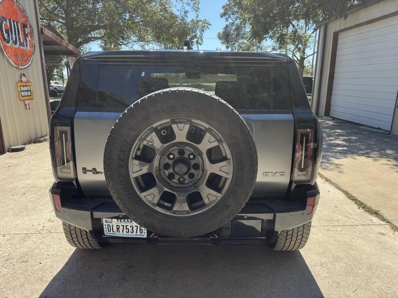 GMC HUMMER EV SUV 3X Carbon Fiber Package 2026