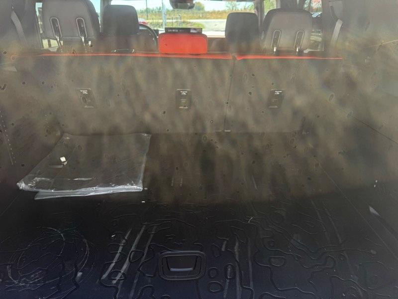 GMC HUMMER EV SUV 3X Carbon Fiber Package 2026
