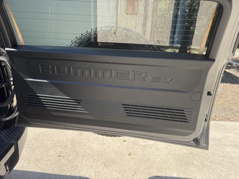 GMC HUMMER EV SUV 3X Carbon Fiber Package 2026