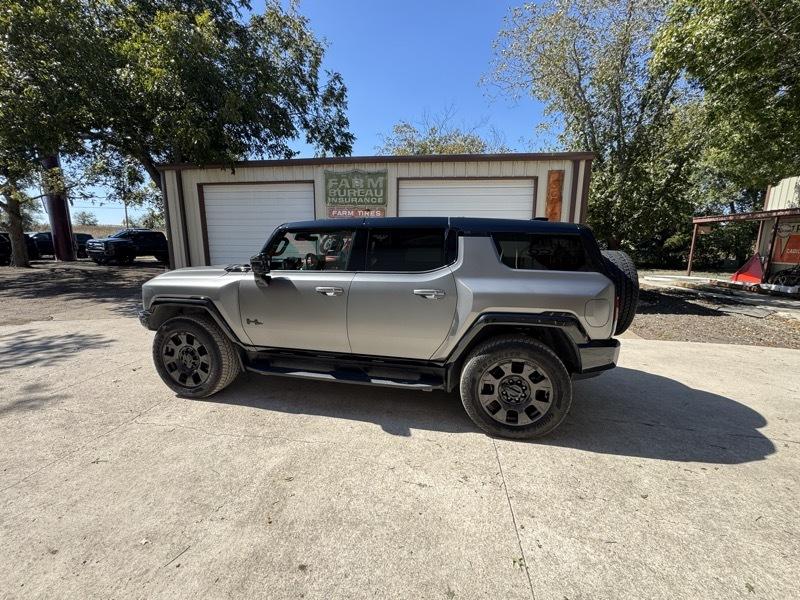 GMC HUMMER EV SUV 3X Carbon Fiber Package 2026