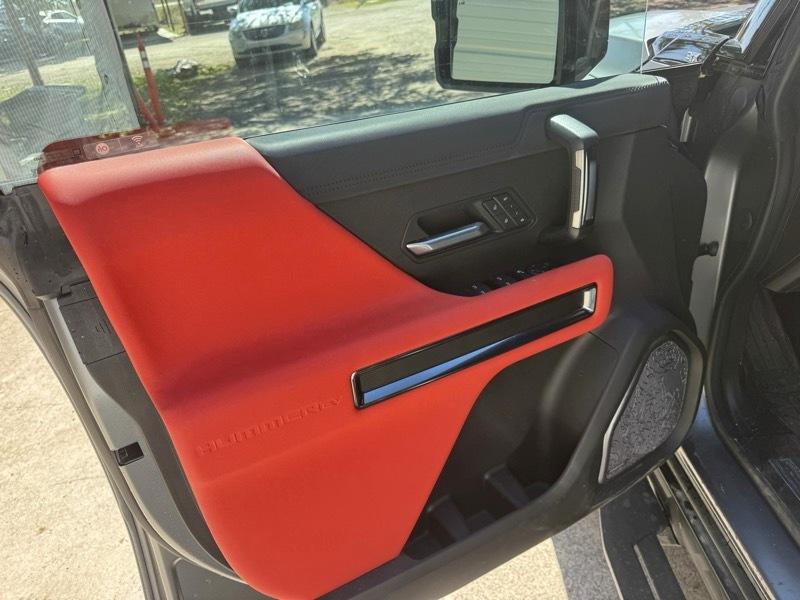 GMC HUMMER EV SUV 3X Carbon Fiber Package 2026