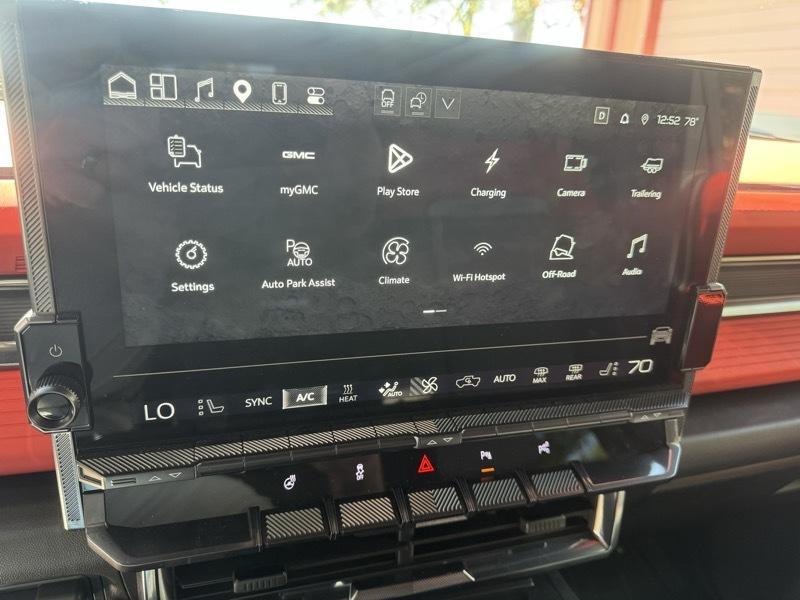 GMC HUMMER EV SUV 3X Carbon Fiber Package 2026