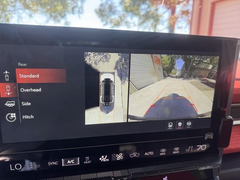 GMC HUMMER EV SUV 3X Carbon Fiber Package 2026