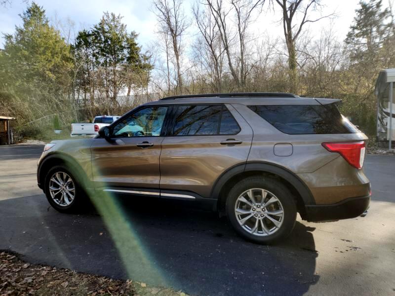 Ford Explorer XLT 4D SUV 4WD 2021