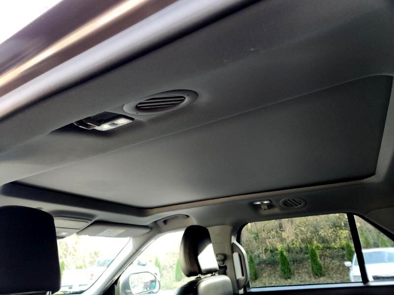 Ford Explorer XLT 4D SUV 4WD 2021