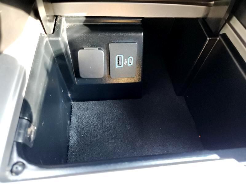 Ford Explorer XLT 4D SUV 4WD 2021