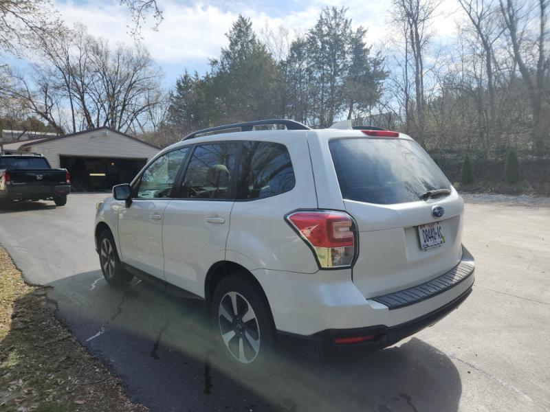 Subaru Forester 2.5i Premium PZEV CVT 2017