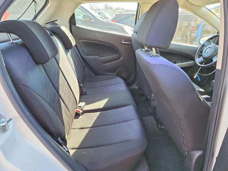 Mazda MAZDA2 Sport 2011