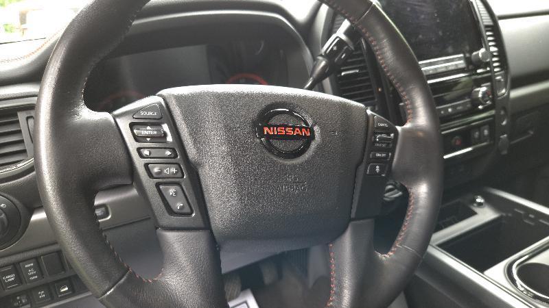 Nissan Titan 4WD Crew Cab SWB PRO-4X 2021
