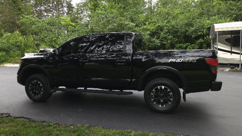 Nissan Titan 4WD Crew Cab SWB PRO-4X 2021