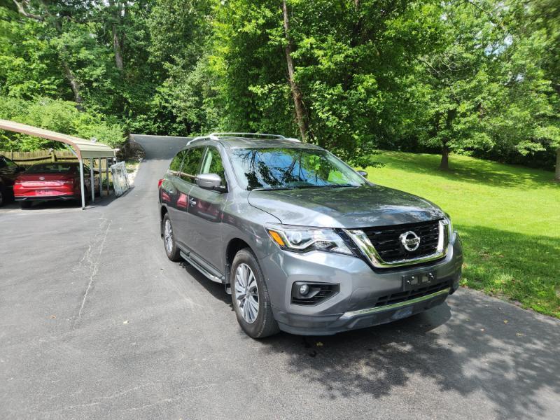 Nissan Pathfinder SV 4WD 2020