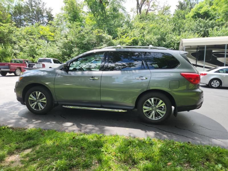 Nissan Pathfinder SV 4WD 2020