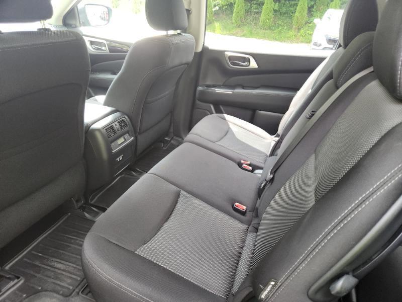 Nissan Pathfinder SV 4WD 2020