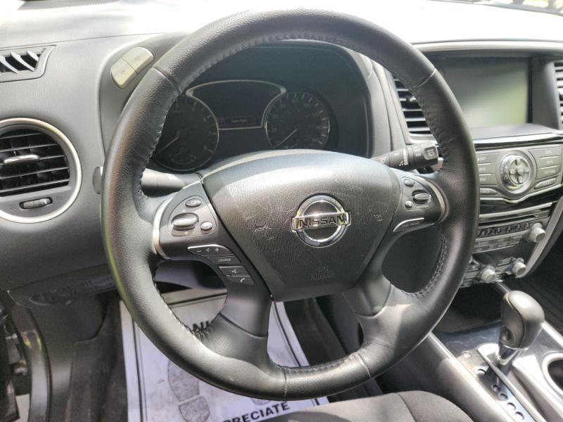 Nissan Pathfinder SV 4WD 2020