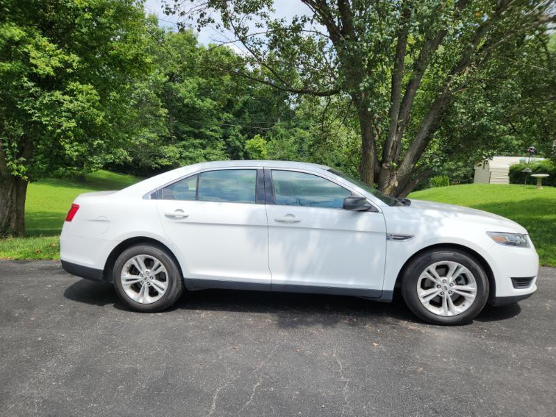 Ford Taurus SE FWD 2018
