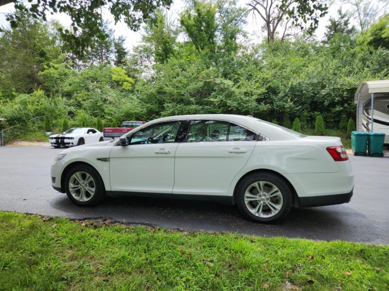 Ford Taurus SE FWD 2018