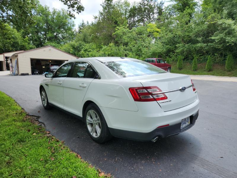 Ford Taurus SE FWD 2018