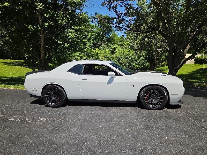 Dodge Challenger SRT Hellcat 2016