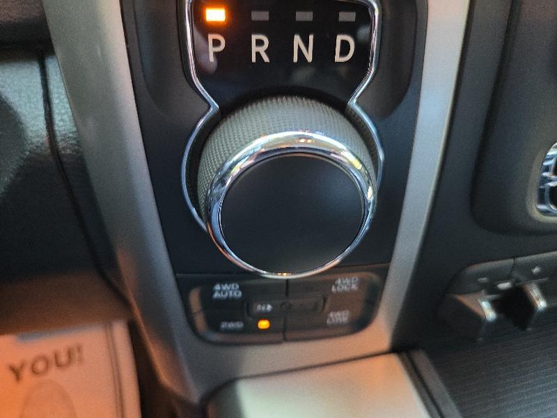 RAM 1500 Big Horn Quad Cab 4WD 2016