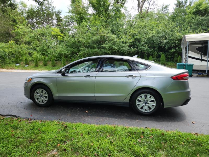 Ford Fusion S 2020