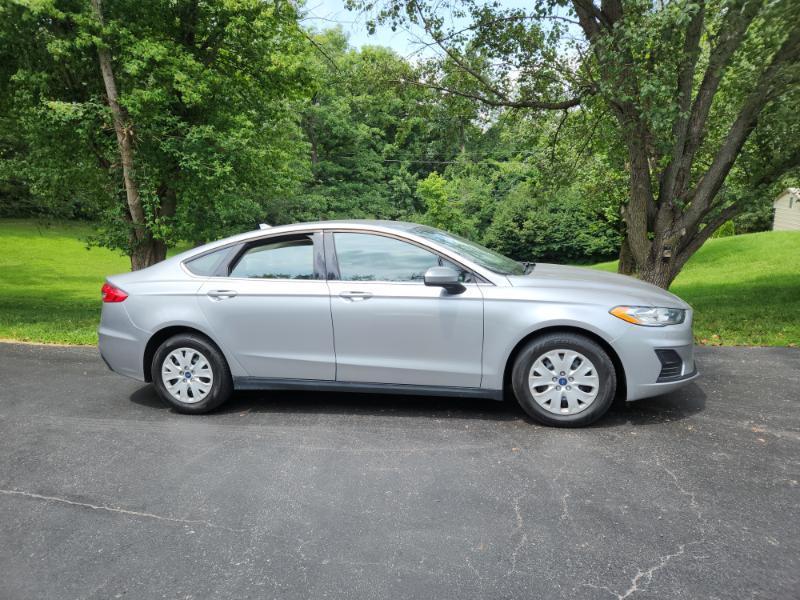 Ford Fusion S 2020