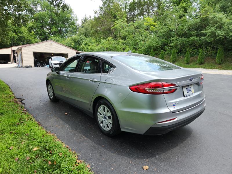 Ford Fusion S 2020