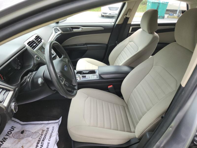 Ford Fusion S 2020