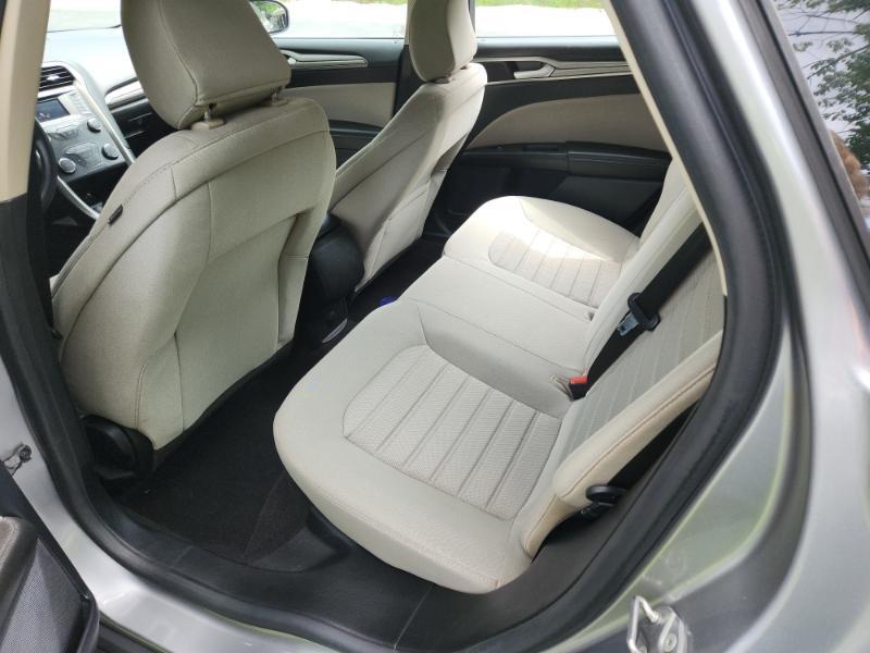 Ford Fusion S 2020