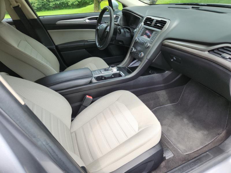 Ford Fusion S 2020