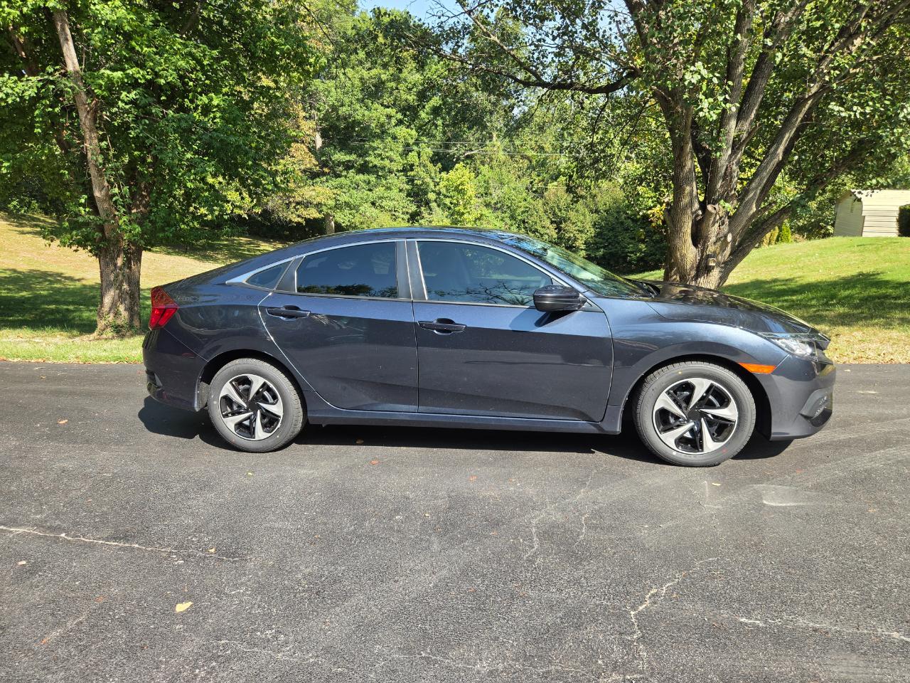 Honda Civic LX Sedan AT 2017