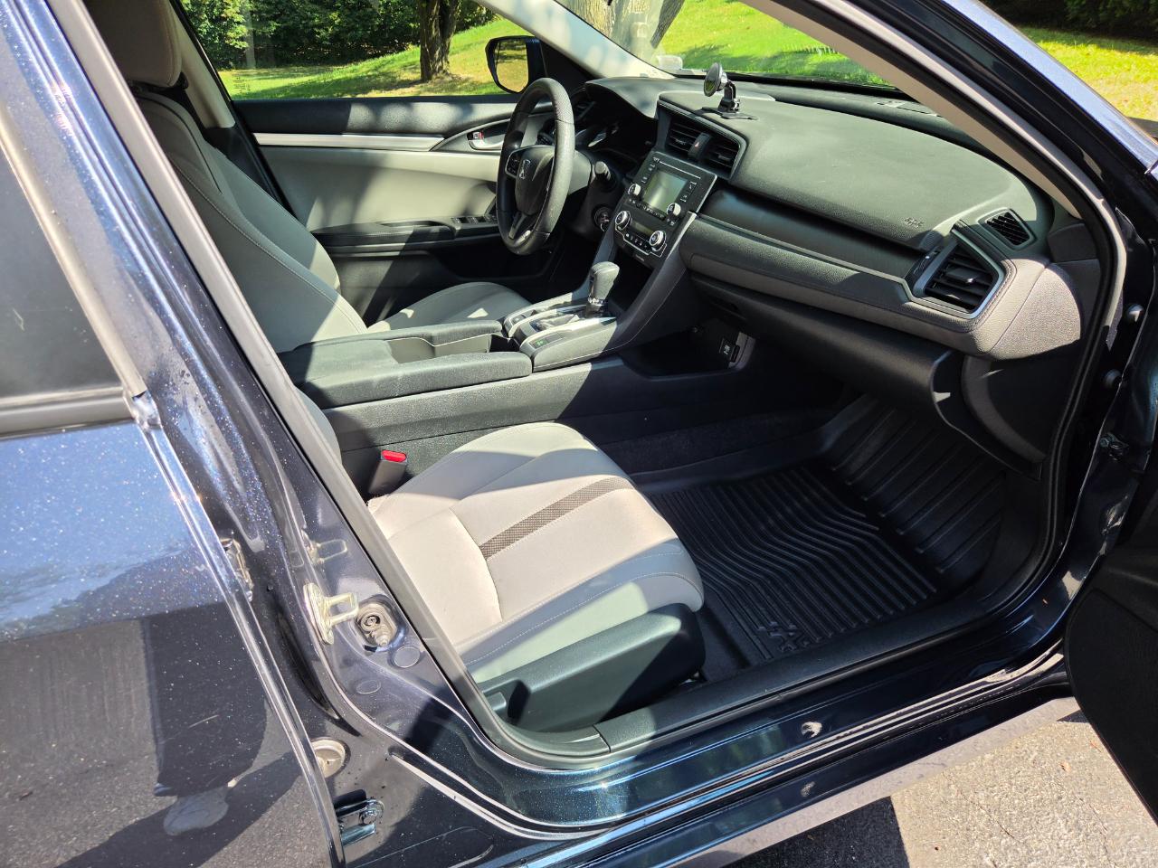 Honda Civic LX Sedan AT 2017