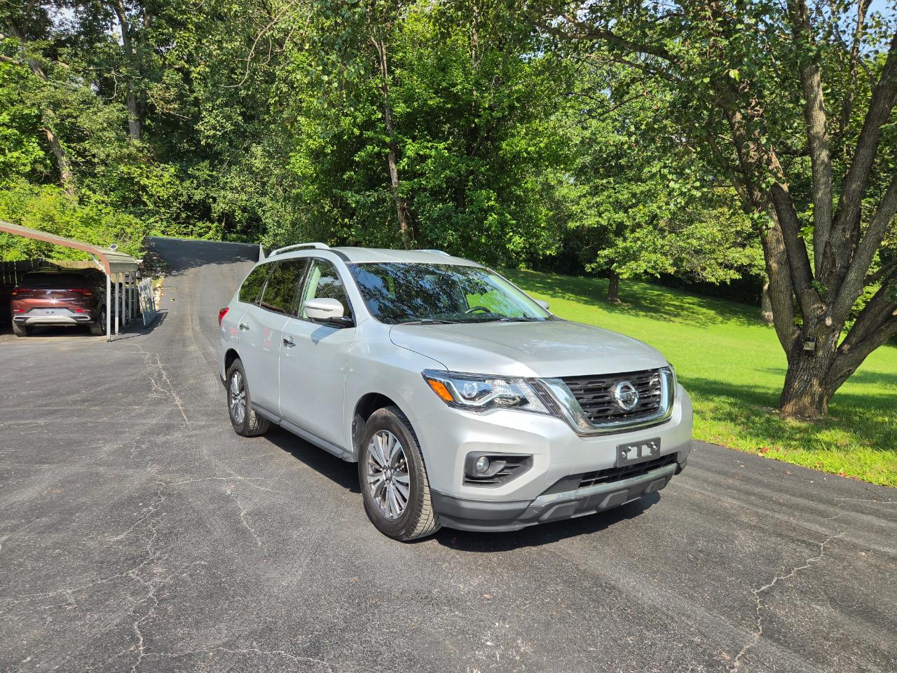Nissan Pathfinder SL 4WD 2020