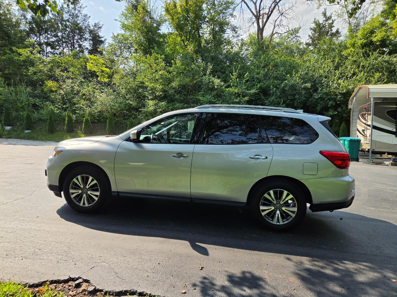 Nissan Pathfinder SL 4WD 2020