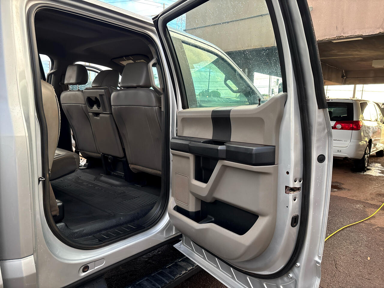 Ford Super Duty F-250 SRW King Ranch 4WD Crew Cab 8' Box 2017