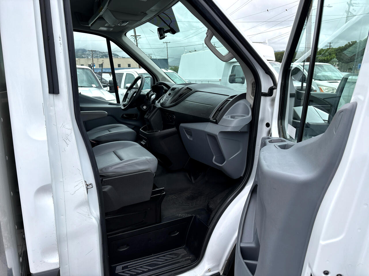 Ford Transit Chassis T-350 DRW 178" WB 9950 GVWR 2017